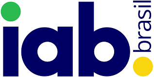 Na imagem, há a logomarca da IAB Brasil sobre fundo branco.
